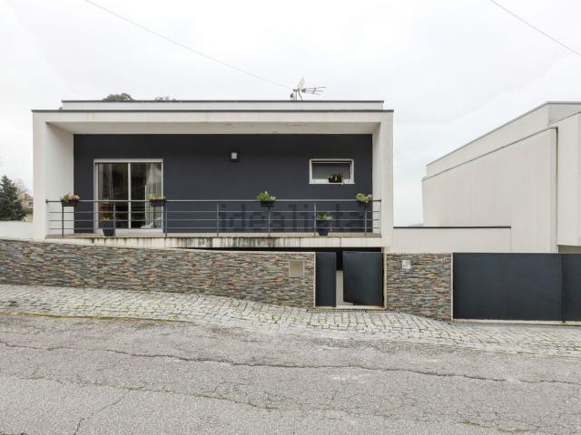 Moradia, Pousada de Saramagos