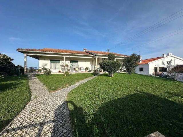 Moradia, Póvoa da Isenta