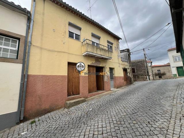 Moradia, Póvoa de Rio de Moinhos e Cafede