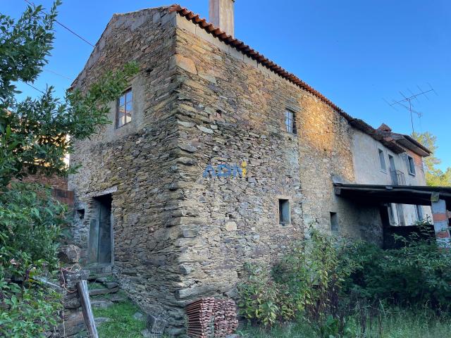 Moradia p/reconstruir com terreno