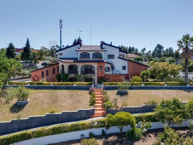 Moradia, Préstimo e Macieira de Alcoba