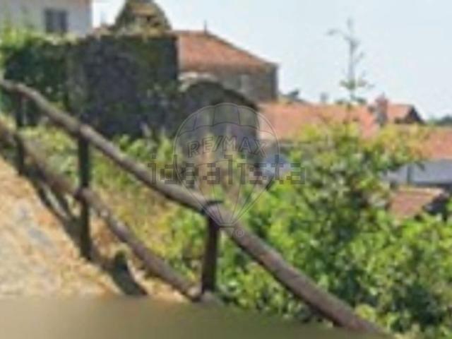 Moradia, Préstimo e Macieira de Alcoba