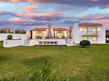 Moradia primeira linha de mar com 4 suites 354m² Colares