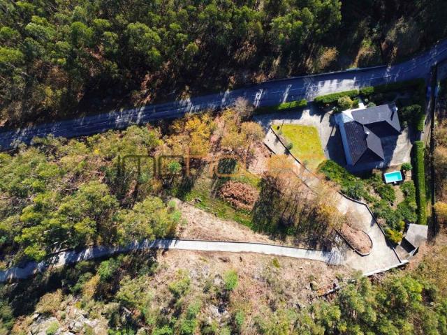 Moradia pronta habitar na Montanha 1ha de Terreno