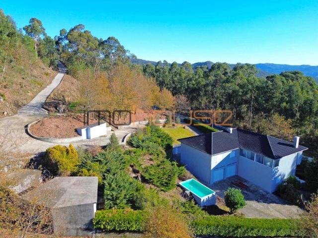 Moradia pronta habitar na Montanha 1ha de Terreno