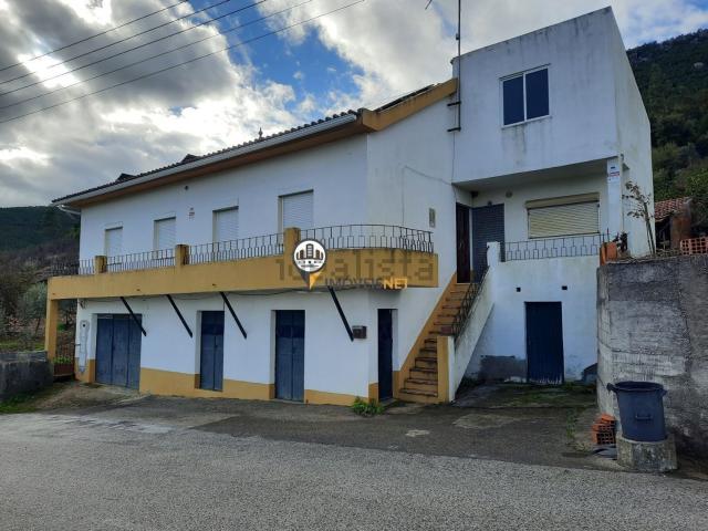 Moradia, Proença a Nova e Peral