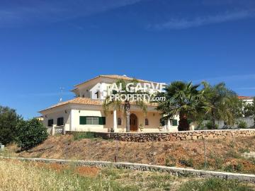 Casa à venda em Tôr - Jardim