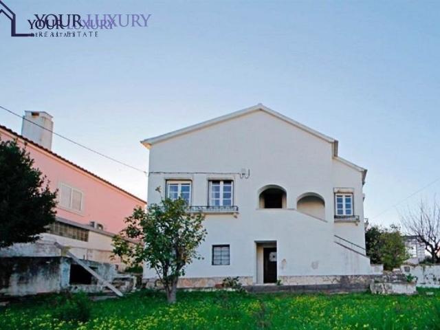 Moradia de 2.000 m2, junto ao Infantado