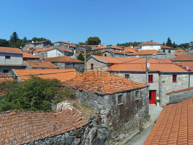 Moradia, Ruivães e Campos