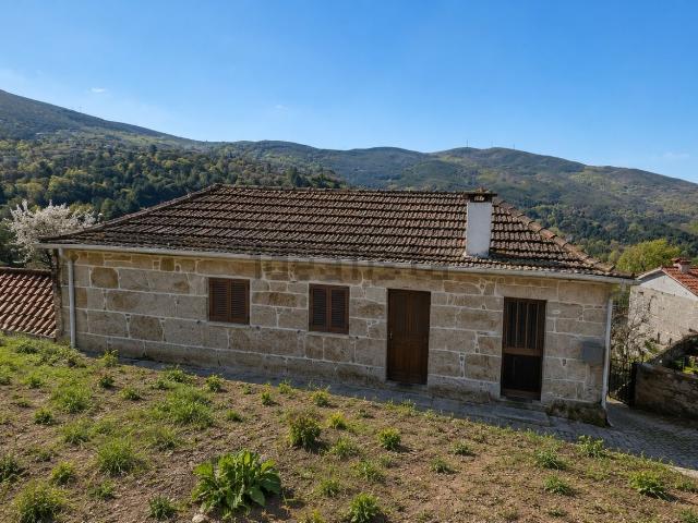 Moradia, Ruivães e Campos