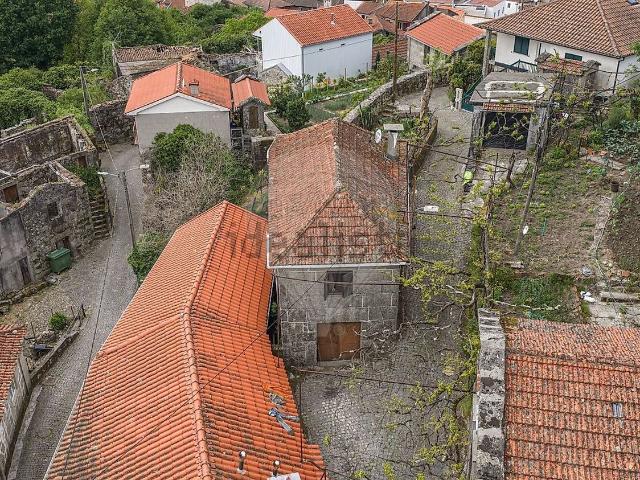 Moradia, Ruivães e Campos