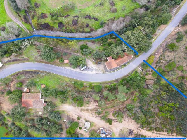 Moradia Rústica com Destilaria e Terreno Agrícola 98m² Monchique