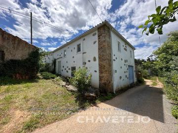 Moradia rústica em pedra com terreno situada numa zona tranq. 0m² Areias e Pias