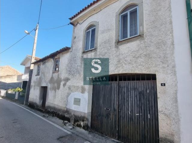 Moradia rústica a reabilitar em Rio de Vide Miranda Corvo Portugal