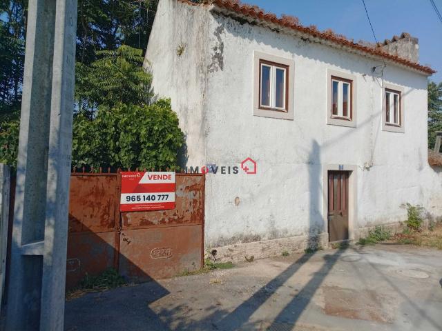 Moradia Rústica de 2 Pisos Rua da Foz Pernes