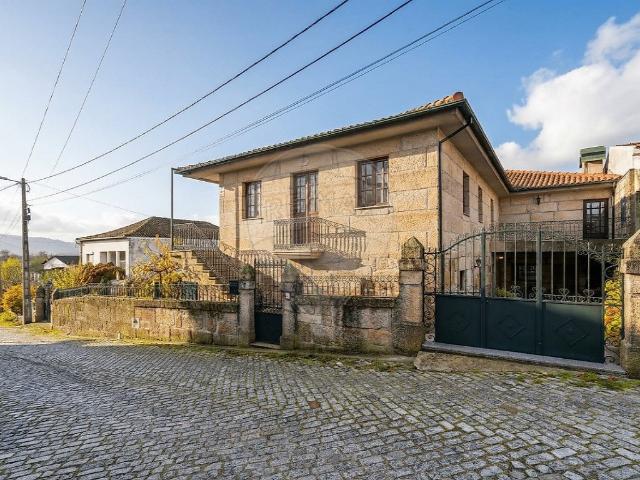 Moradia rústica em pedra, totalmente restaurada, com excelen. 0m² Vila Verde Da Raia