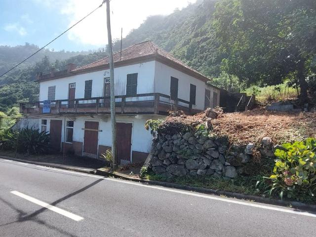 Moradia rústica para reconstruir m² Arco De São Jorge