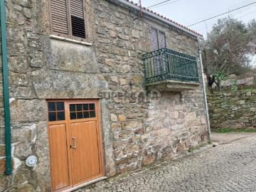 Moradia Rústica T2 em Paredes da Beira Viseu
