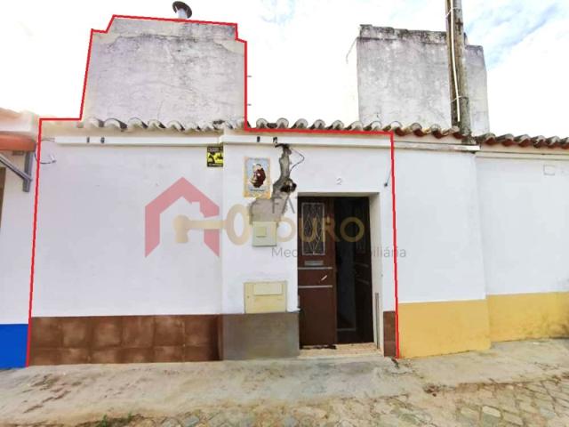 Moradia R/C com quintal