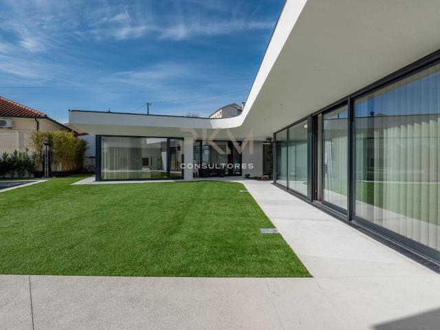 MORADIA R/CHÃO NOVA | A 1HORA DO AEROPORTO PORTO | PISCINA A. 359m² Celorico de basto
