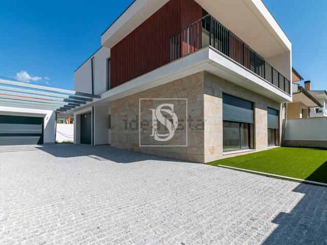 Moradia, Real Dume Semelhe