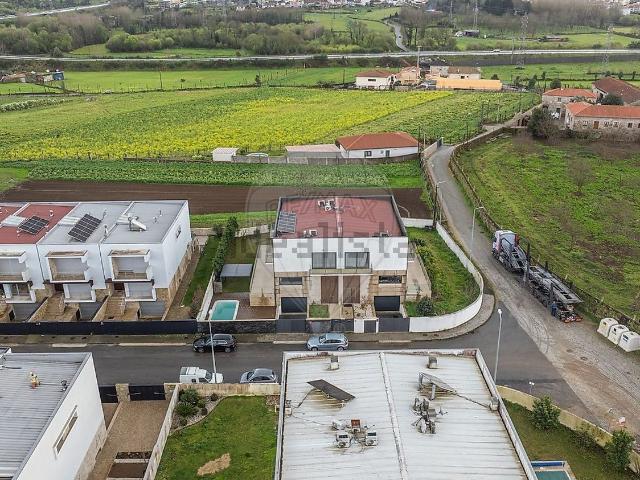 Moradia, Real Dume Semelhe