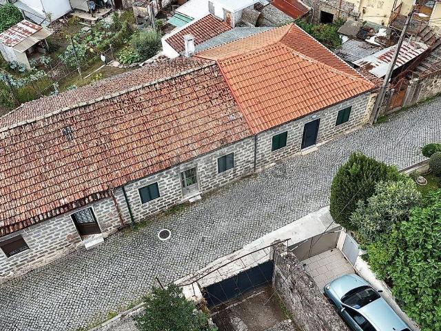 Moradia, Real Dume Semelhe