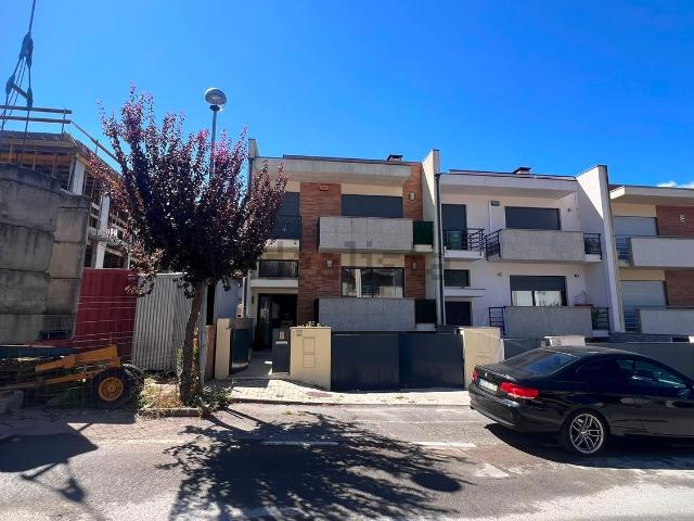 Moradia, Real Dume Semelhe