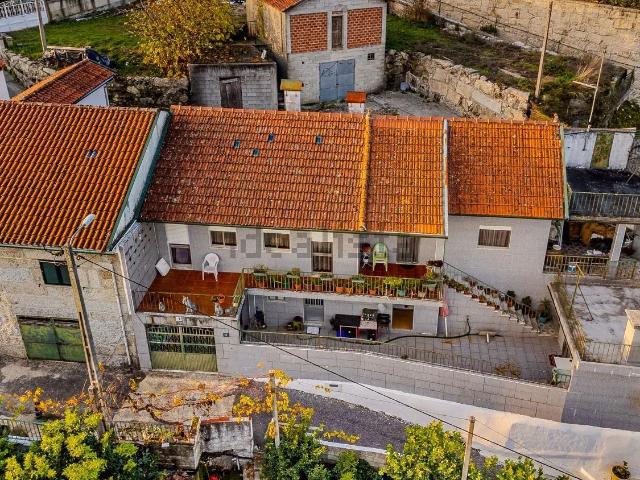 Moradia, Refojos de Basto