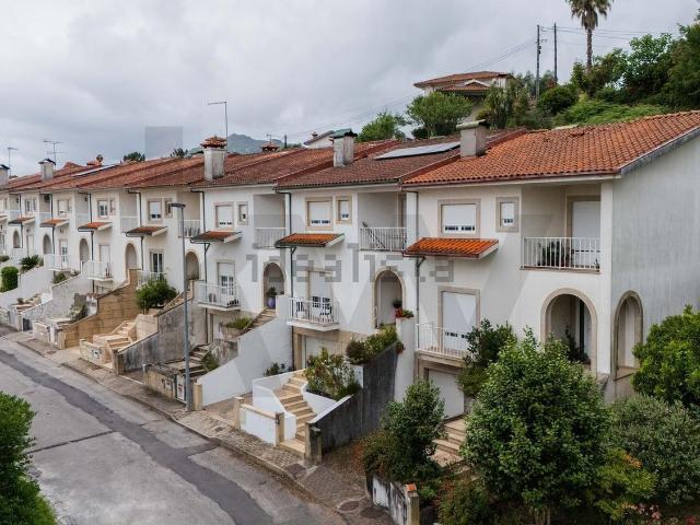 Moradia, Refojos de Basto
