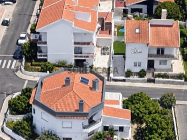 MORADIA REMODELADA | 4 QUARTOS | 2 ENTRADAS INDEPENDENTES | ANEXO DE 2 PISOS | FANQUEIRO LOURES