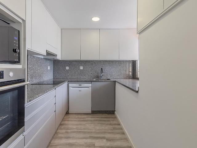 Moradia Remodelada no Centro do Funchal – 4 Pisos com Elevad. 307m² Santa Maria Maior Funchal