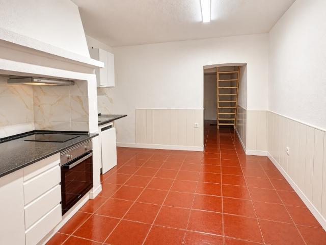 Moradia renovada com 2 quartos