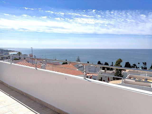 Moradia Renovada com Vista Mar em Albufeira 121m² Albufeira e Olhos de Água