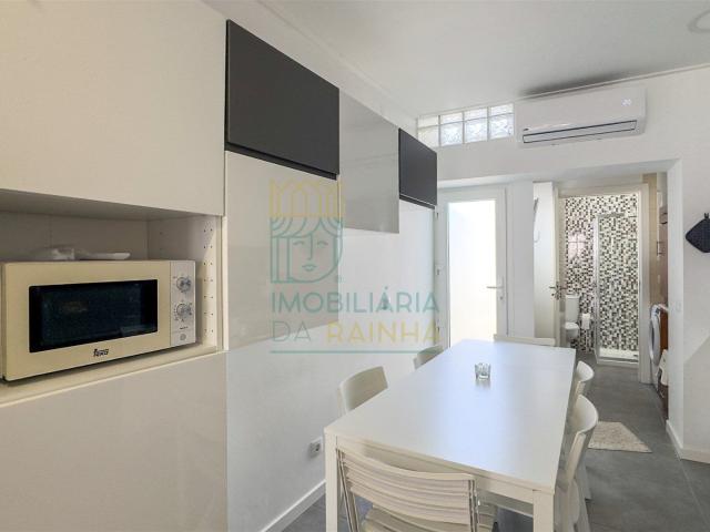 Moradia Renovada T2 + T0 Independente em S. Martinho do Port. 64m² São Martinho Do Porto
