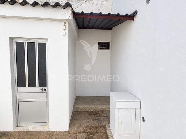 Moradia Rés de Chão com quintal