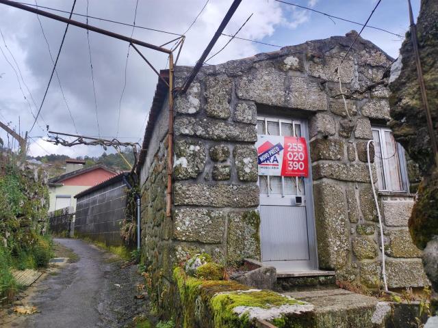 Moradia / Resende, Freigil e Miomães