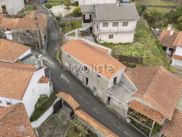 Moradia, Rocas do Vouga