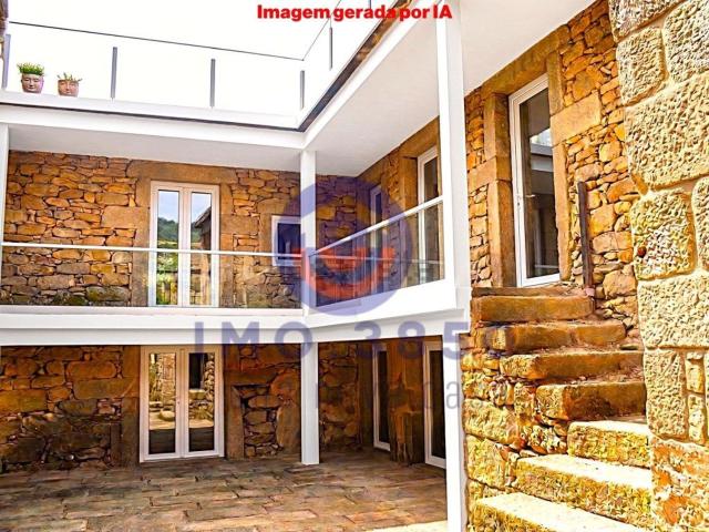 Moradia, Rocas do Vouga