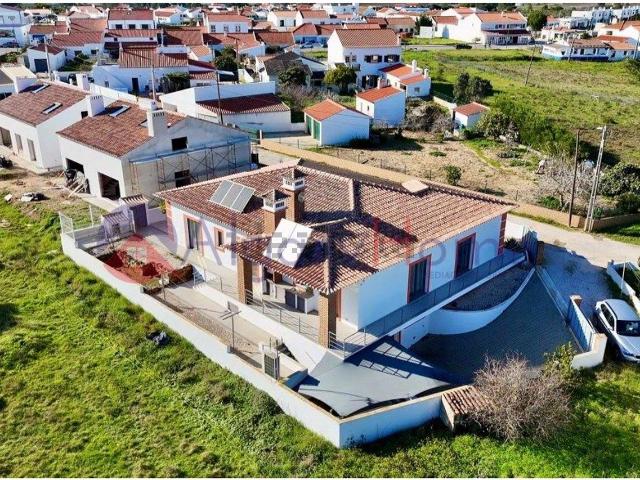 Moradia, Rogil