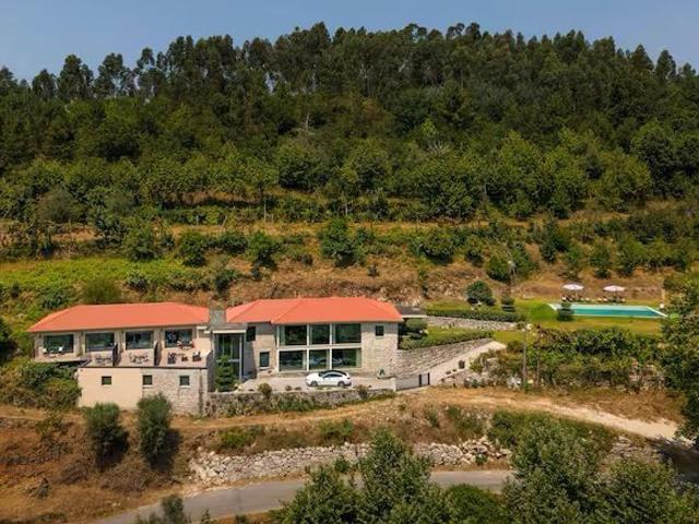 Moradia, Rossas