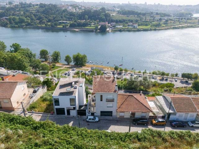 Moradia, São Cosme Valbom Jovim