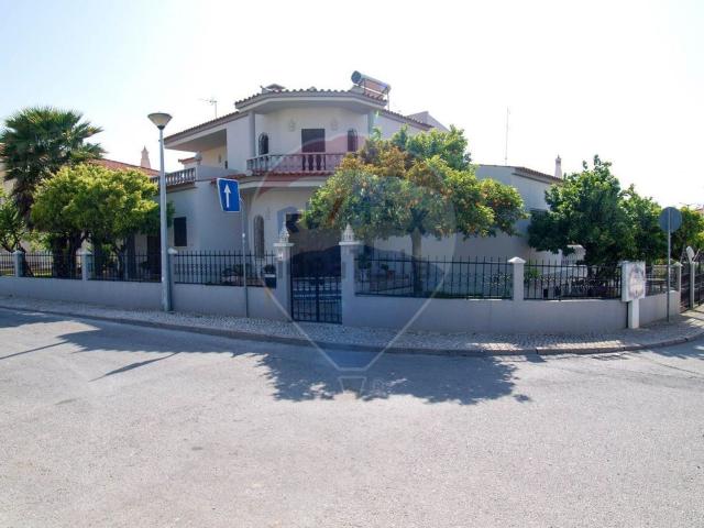 Moradia, Santa Bárbara de Nexe