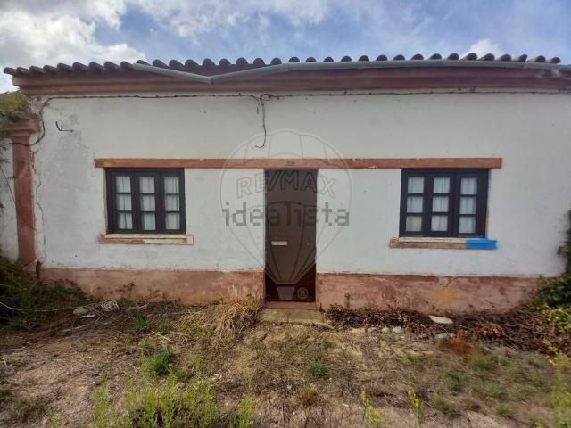 Moradia, São Facundo e Vale das Mós