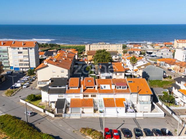 Moradia, São Felix da Marinha