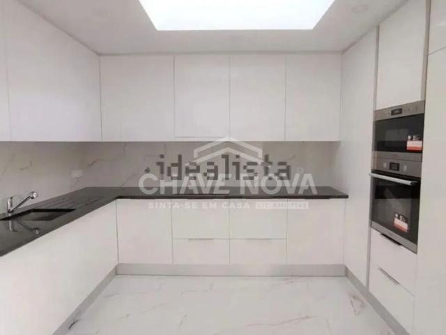 Moradia, São Felix da Marinha