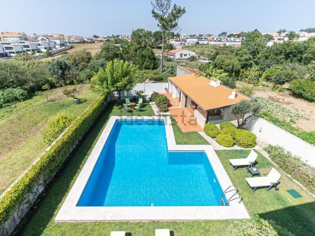Moradia, São Felix da Marinha
