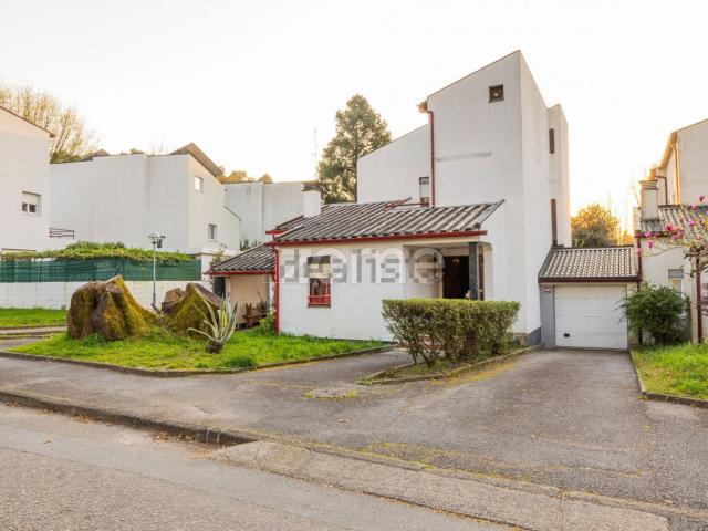 Moradia, São José de São Lázaro e São João do Souto