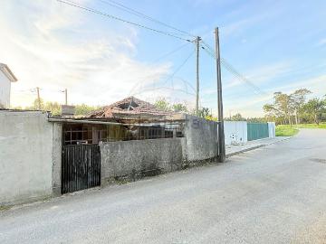Casa à venda em Caldas de São Jorge e Pigeiros