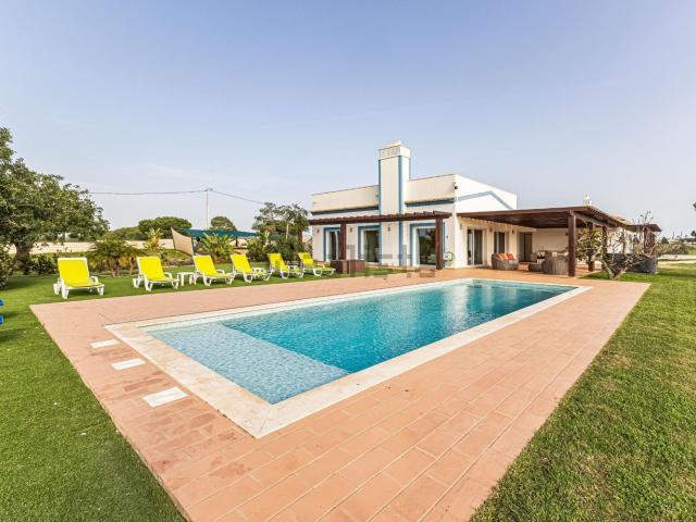 Moradia, São Rafael, Albufeira e Olhos de Água